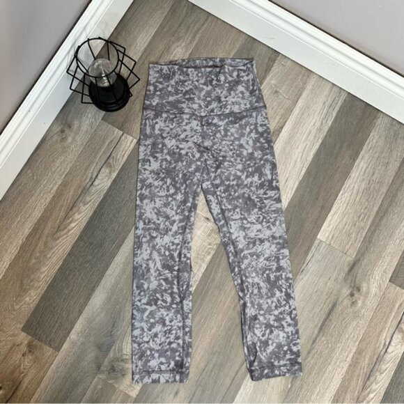 LULULEMON Align Crop - Picture 4 of 8